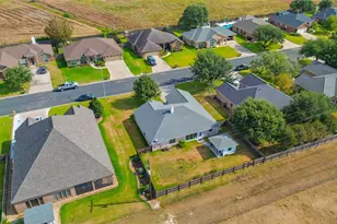 311 Sam Houston Dr, El Campo, TX 77437 - Photo 34