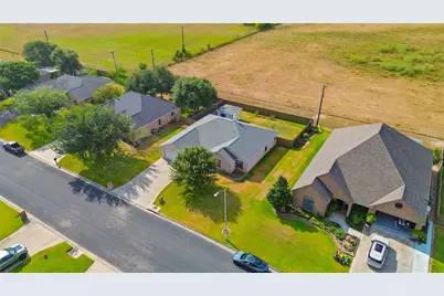 311 Sam Houston Drive, El Campo, TX 77437 - Photo 32