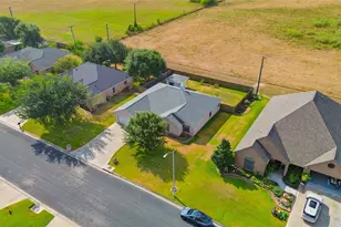 311 Sam Houston Dr, El Campo, TX 77437 - Photo 32
