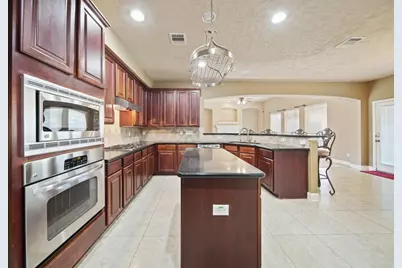 10015 Loch Courtney Lane, Houston, TX 77089 - Photo 6