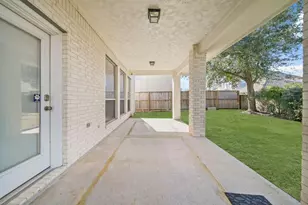 10015 Loch Courtney Ln, Houston, TX 77089 - Photo 32