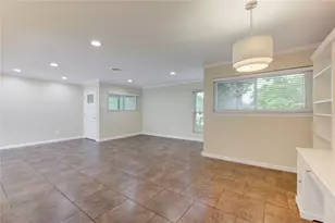9223 Kapri Ln, Houston, TX 77025 - Photo 8