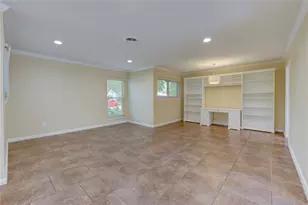 9223 Kapri Ln, Houston, TX 77025 - Photo 6