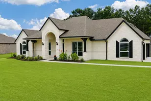 16438 Stonewall St, Conroe, TX 77303 - Photo 2