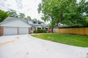 9407 Pipestone St, Houston, TX 77074 - Photo 2