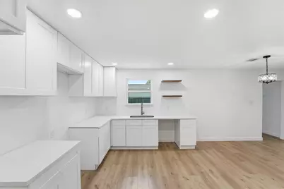 7429 W Knoll Street, Houston, TX 77028 - Photo 10