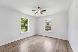 7429 W Knoll St, Houston, TX 77028 - Photo 16