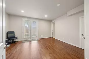 1629 Upland Lakes, Houston, TX 77043 - Photo 18