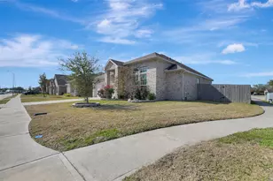 27 Montecito Ln, Manvel, TX 77578 - Photo 4