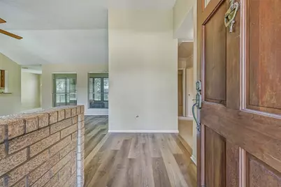 1109 W Castlewood Avenue, Friendswood, TX 77546 - Photo 4