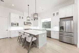 7546 Awty School Ln, Houston, TX 77055 - Photo 14