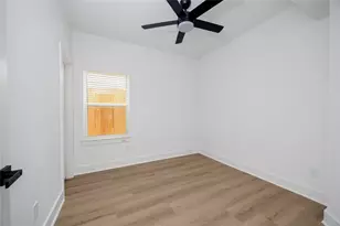 934 South Ln, Houston, TX 77088 - Photo 16