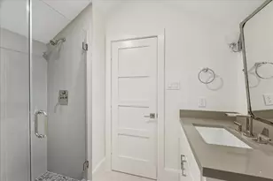 3609 Meadow Lake Ln, Houston, TX 77027 - Photo 40