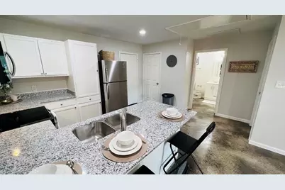 635 N Mlk Drive, Ames, TX 77575 - Photo 8