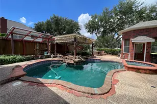 1951 Lakewinds Dr, Missouri City, TX 77459 - Photo 6