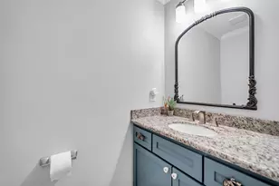 600 Wilcrest Dr, Houston, TX 77042 - Photo 22