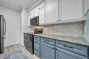 600 Wilcrest Dr, Houston, TX 77042 - Photo 20