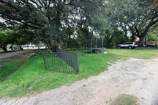 1207 Pirtle St, Galveston, TX 77568 - Photo 1