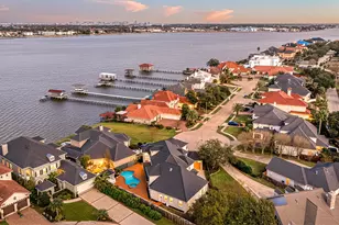 1002 Island View, League City, TX 77565 - Photo 2