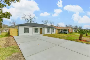 5527 Lakefield Dr, Houston, TX 77033 - Photo 26