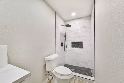 5527 Lakefield Drive, Houston, TX 77033 - Photo 14