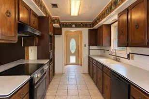 13910 Calhoun Rd, Conroe, TX 77302 - Photo 4