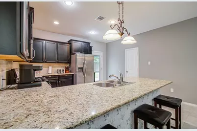 6882 Dogwood Cliff Lane, League City, TX 77539 - Photo 12