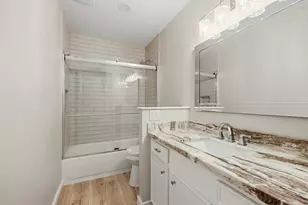 1915 Michele Dr, Sugar Land, TX 77498 - Photo 18