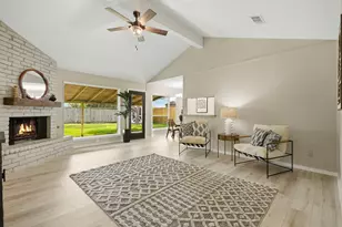 1915 Michele Dr, Sugar Land, TX 77498 - Photo 4