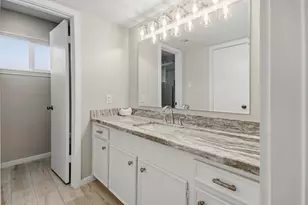 1915 Michele Dr, Sugar Land, TX 77498 - Photo 16