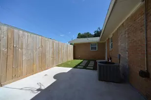 3309 Sunbeam St, Houston, TX 77051 - Photo 6