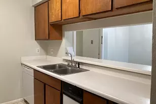 3075 Walnut Bend Ln, Houston, TX 77042 - Photo 8