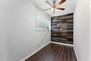921 22nd Ave N, Texas City, TX 77590 - Photo 8