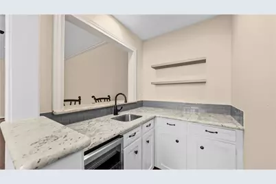 9621 Longmont Drive, Houston, TX 77063 - Photo 12