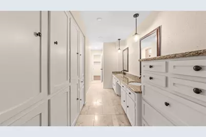 9621 Longmont Drive, Houston, TX 77063 - Photo 22