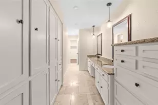 9621 Longmont Dr, Houston, TX 77063 - Photo 26