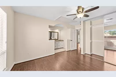 9621 Longmont Drive, Houston, TX 77063 - Photo 18