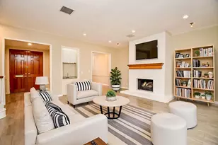 4 Bayou Pointe Dr, Houston, TX 77063 - Photo 1