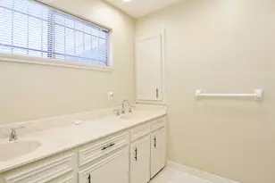 4 Bayou Pointe Dr, Houston, TX 77063 - Photo 26