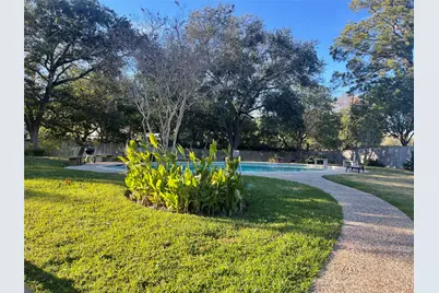 4 Bayou Pointe Drive, Houston, TX 77063 - Photo 34