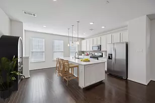 8604 Hollyoaks Creek Ln, Houston, TX 77063 - Photo 2