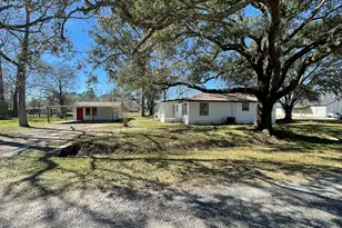 104 Co Rd 2401, Hull, TX 77564 - Photo 42