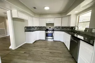 104 Co Rd 2401, Hull, TX 77564 - Photo 16