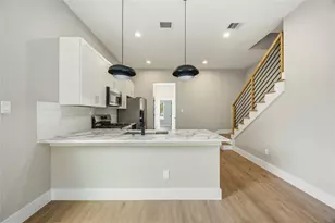 5942 Southridge St, Houston, TX 77033 - Photo 6