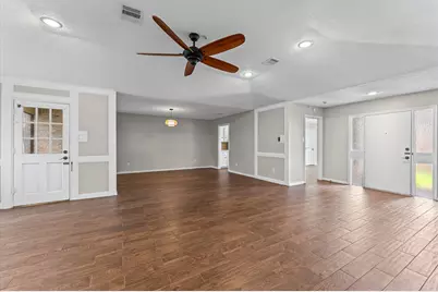 7731 Quail Meadow Drive, Houston, TX 77071 - Photo 6