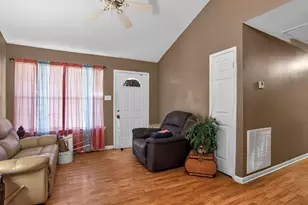 1019 Lamar St, Liberty, TX 77575 - Photo 10