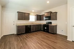 14012 Lahontan Dr, Conroe, TX 77384 - Photo 4