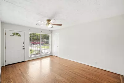 807 E 43rd Street, Houston, TX 77022 - Photo 8