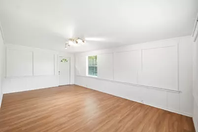 807 E 43rd Street, Houston, TX 77022 - Photo 14