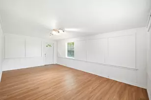 807 E 43rd St, Houston, TX 77022 - Photo 14